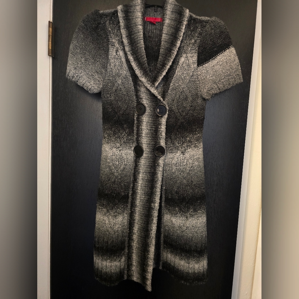 Gray Double-Breasted Short Sleeve Sweater - Small